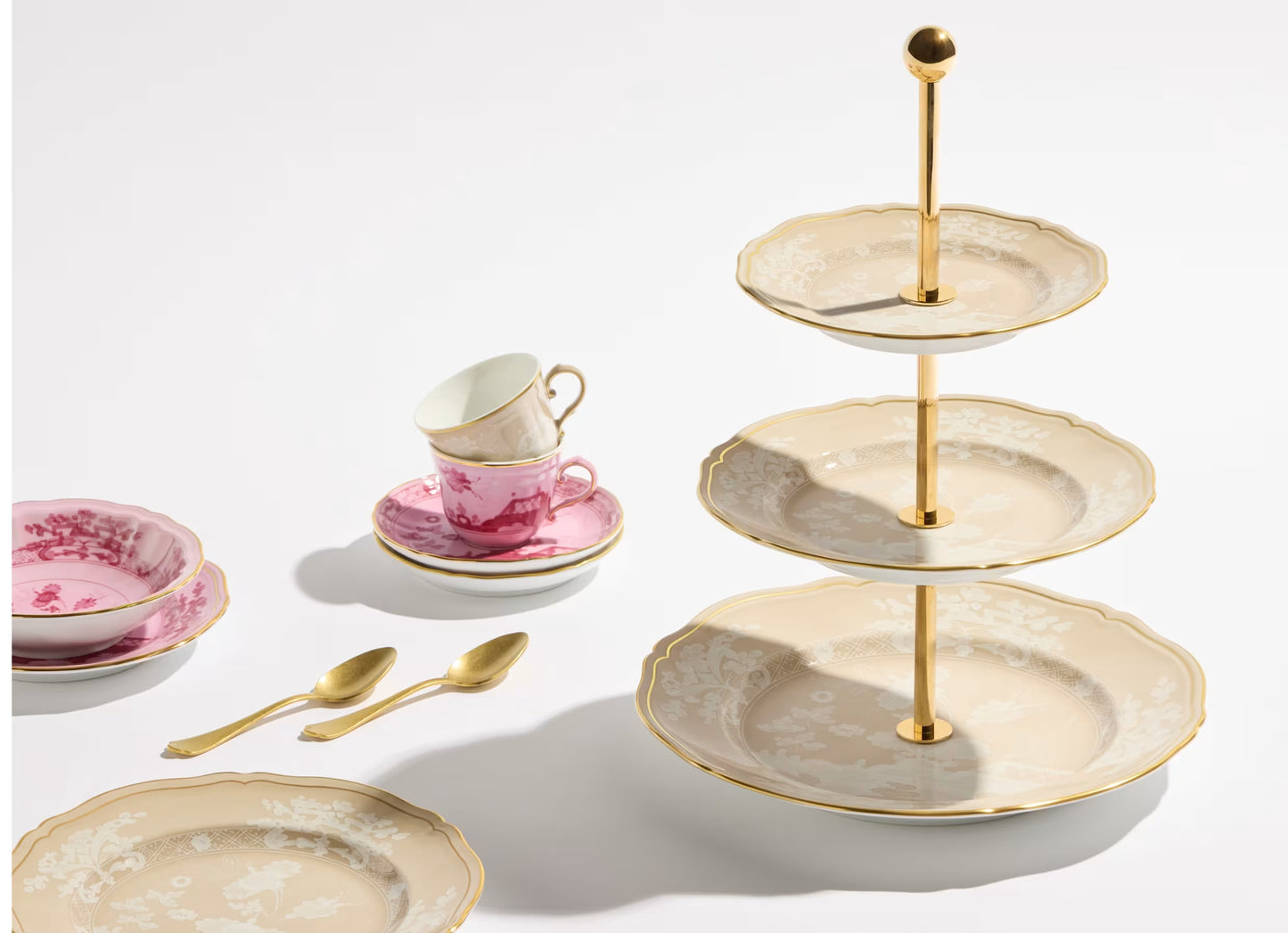 Oriente Italiano Meringa 3-tier Serving Stand By Ginori 1735