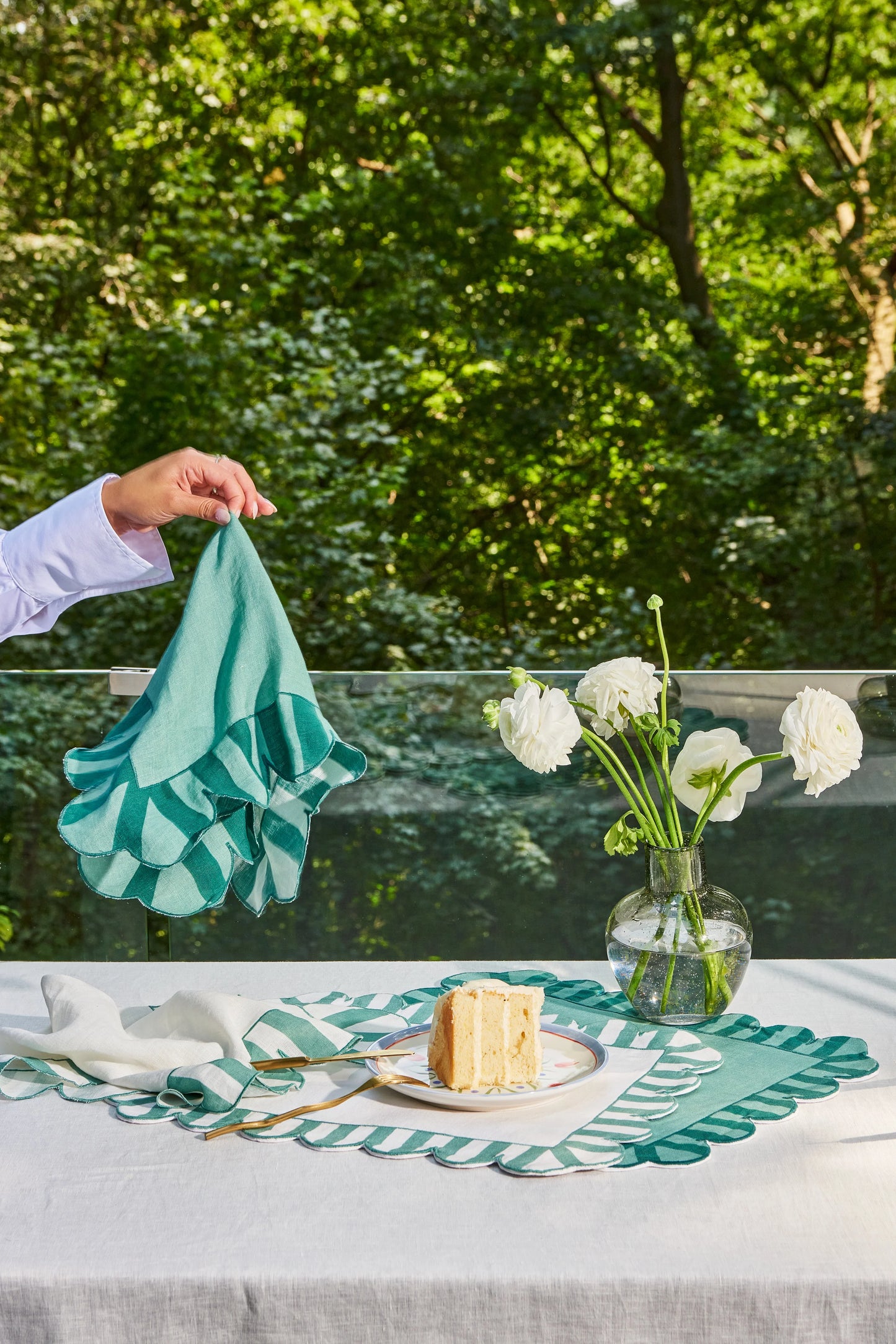 Green Scalloped Linen Placemats S/4